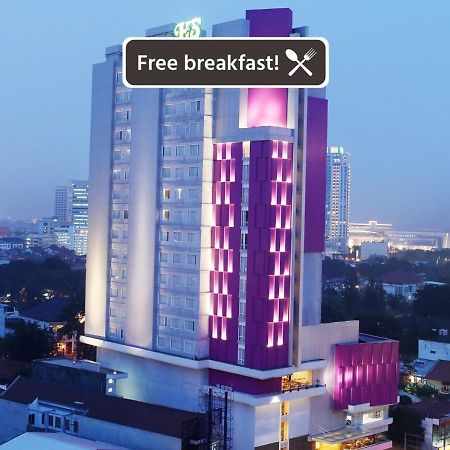 Hotel Santika Premiere Gubeng Сурабая Экстерьер фото