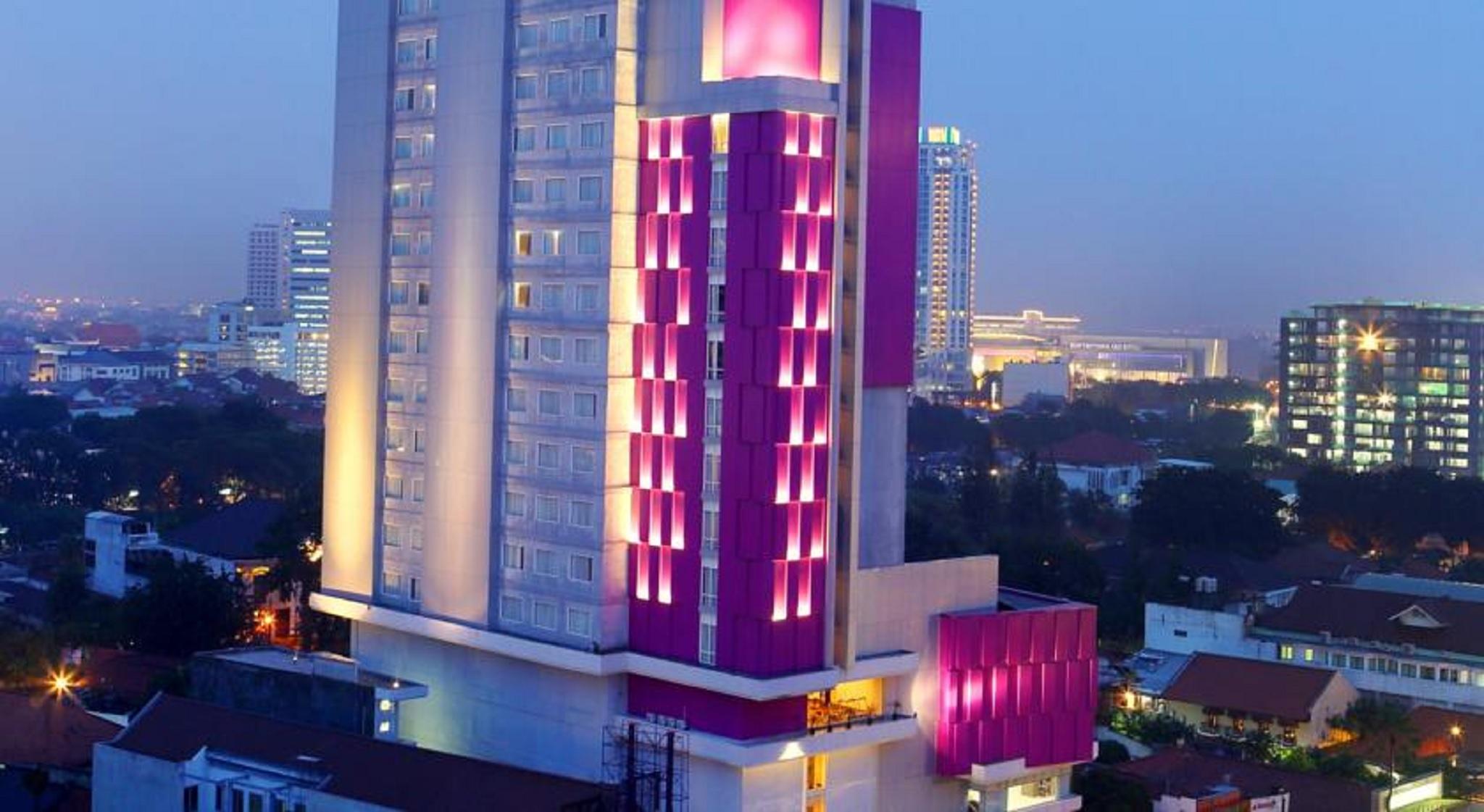 Hotel Santika Premiere Gubeng Сурабая Экстерьер фото