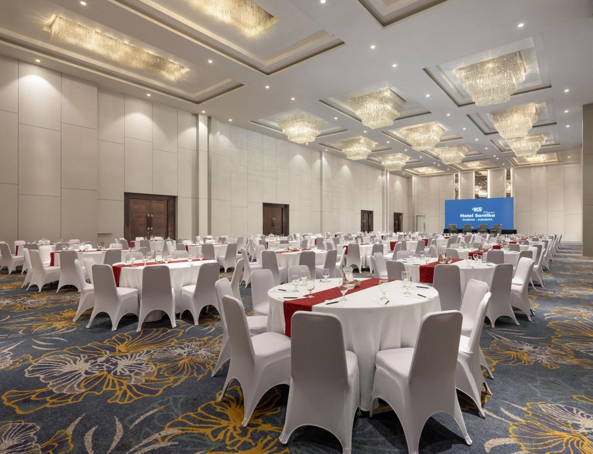 Hotel Santika Premiere Gubeng Сурабая Экстерьер фото