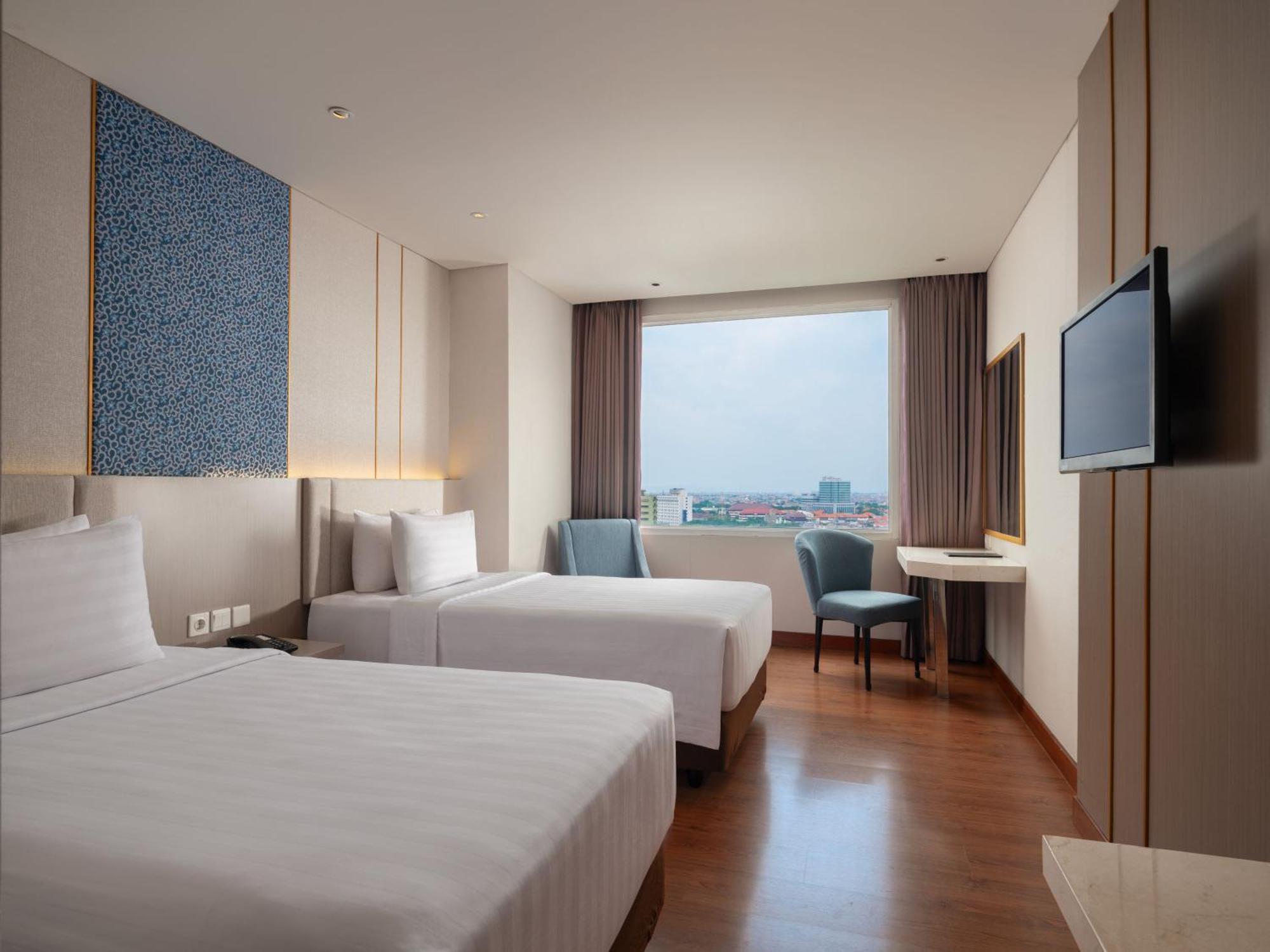 Hotel Santika Premiere Gubeng Сурабая Экстерьер фото
