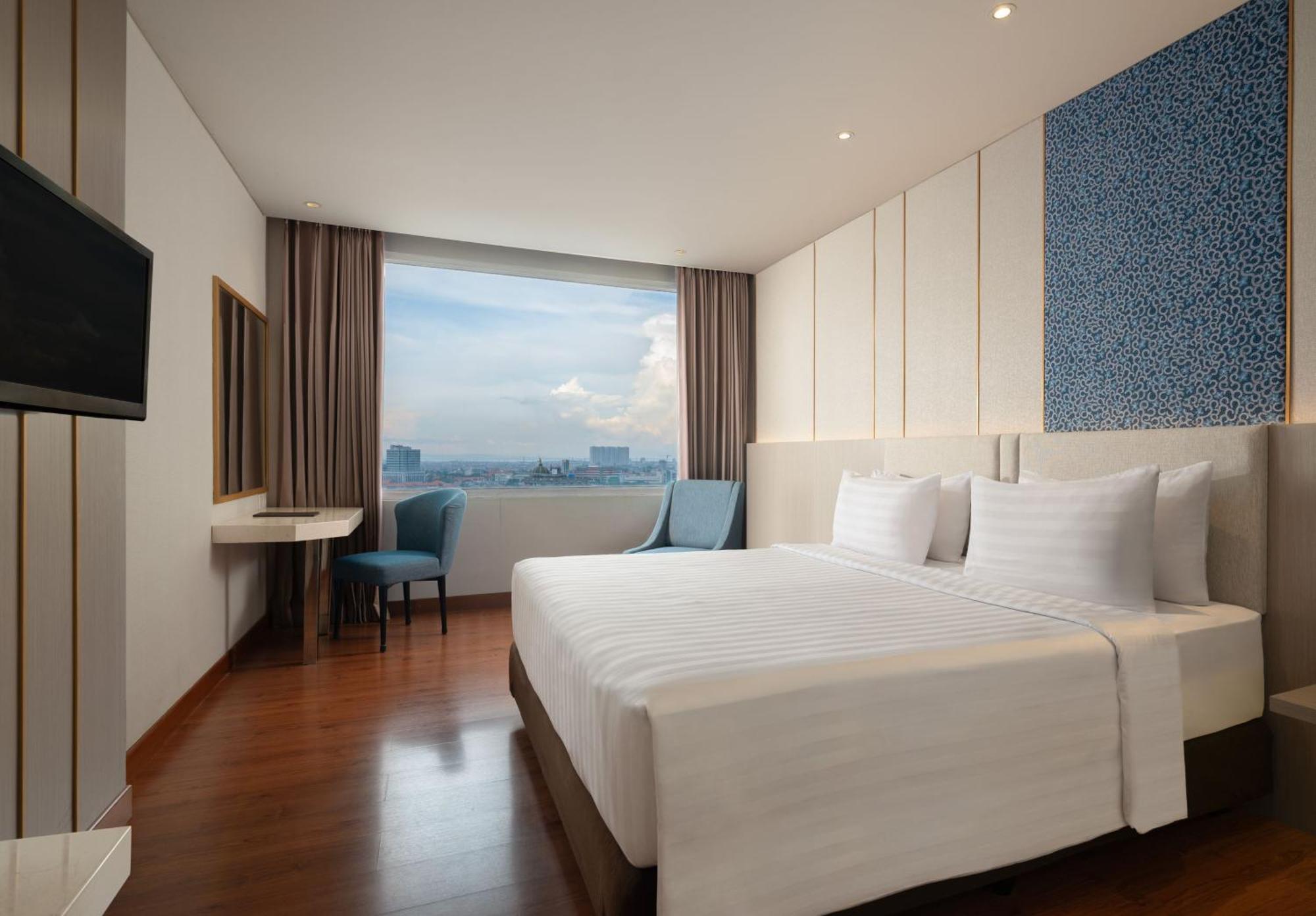 Hotel Santika Premiere Gubeng Сурабая Экстерьер фото