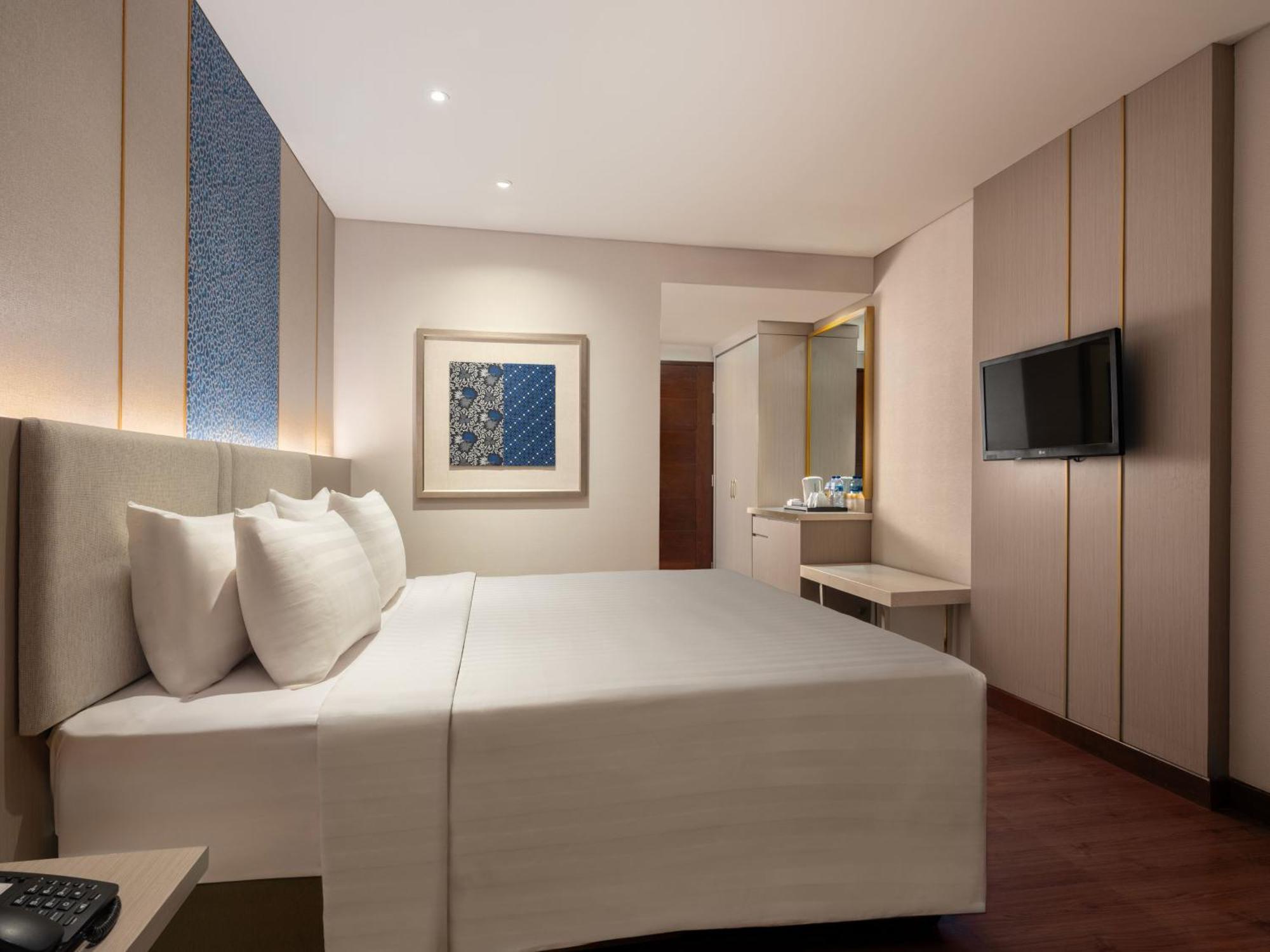 Hotel Santika Premiere Gubeng Сурабая Экстерьер фото