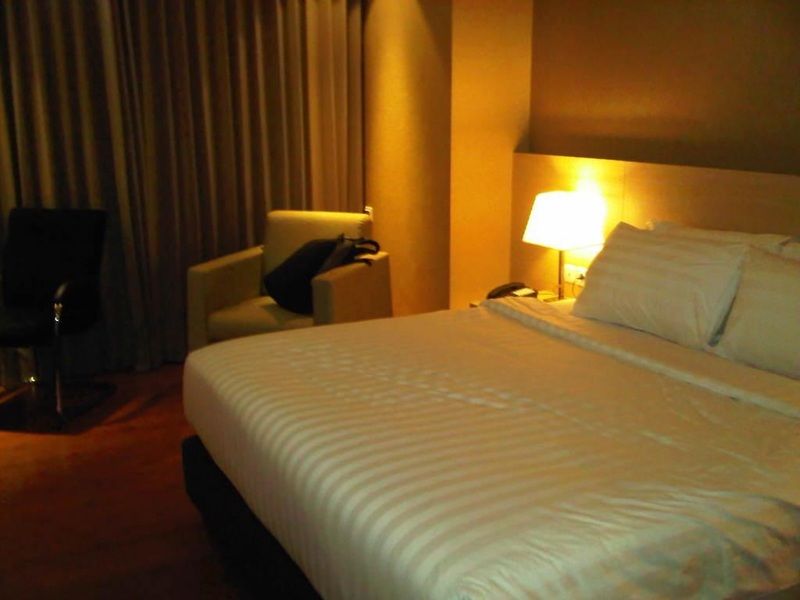 Hotel Santika Premiere Gubeng Сурабая Экстерьер фото